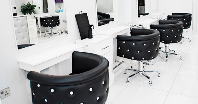 Salon fryzjerski w stylu glamour